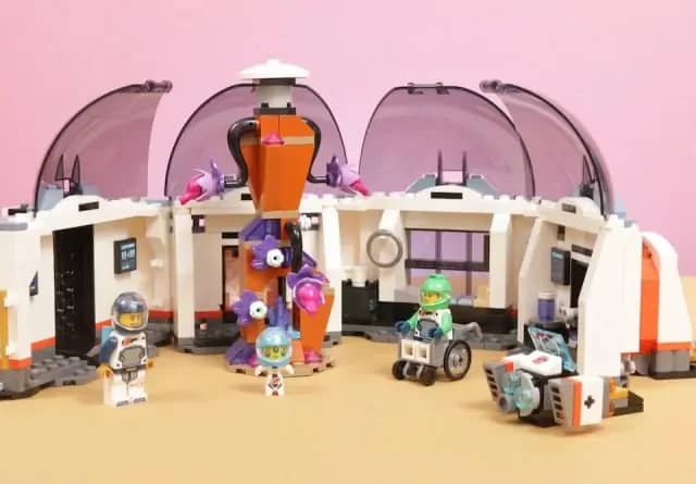 LEGO-City-60439-Space-Science-Lab-review-title-800x445